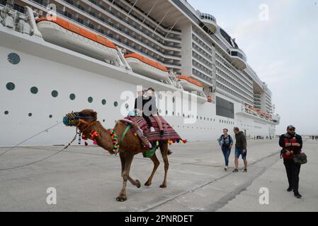 La Goulette, Tunis, Tunisia. 20th Apr, 2023. Tourists arrive at the port of La Goulette in Tunis on April 20, 2023 as Tunisia welcomes the first cruise from Europe with more than 5450 tourists on board. (Credit Image: © Chokri Mahjoub/ZUMA Press Wire) EDITORIAL USAGE ONLY! Not for Commercial USAGE! Stock Photo