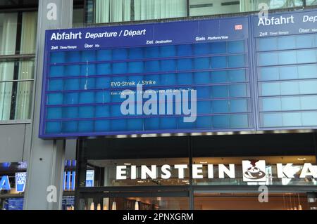 Berlin, Germany. 21st Apr, 2023. A nationwide strike paralysed the railways in Germany on 21 April 2023. Departure board at Berlin Central Station states that traffic is completely halted due to the strike. Credit: Ales Zapotocky/CTK Photo/Alamy Live News Stock Photo