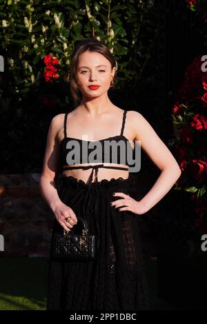 QUEEN CHARLOTTE: A BRIDGERTON STORY, Connie Jenkins-Greig, 'Gardens in