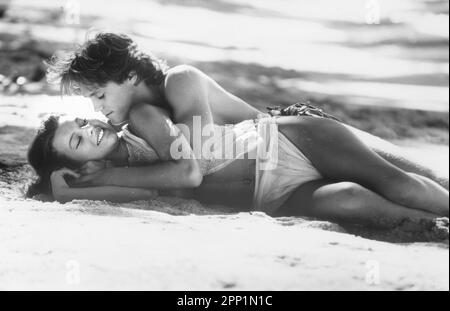 Milla Jovovich, Brian Krause, on-set of the Film, 'Return To The Blue Lagoon', Columbia Pictures, 1991 Stock Photo