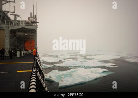 HMCS Margaret Brooke passes through sea ice in Baffin Bay, Nunavut, Canada, curing Operation Nanook 2022. Stock Photo