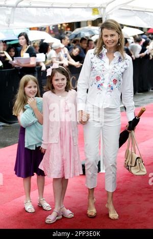 Antonia Kidman arriving at the Australian premiere of Golden Compass at the State Theatre. Sydney, Australia. 16.12.07. Stock Photo