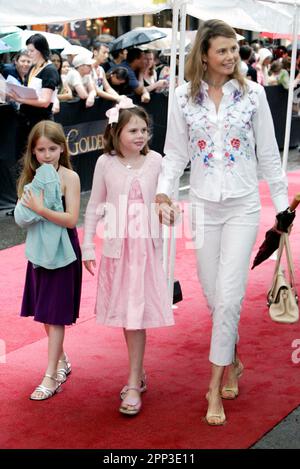 Antonia Kidman arriving at the Australian premiere of Golden Compass at the State Theatre. Sydney, Australia. 16.12.07. Stock Photo