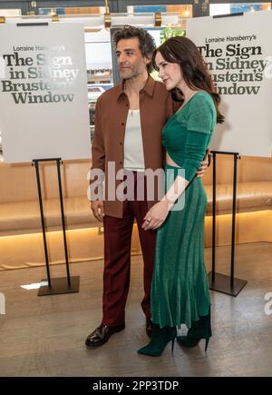 Bronx, New York, USA. 21st Apr, 2023. Actors Oscar Isaac and Rachel Brosnahan attend Creators of The Sign in Sidney Brustein's Window meet the press at Figaro restaurant in New York on April 21, 2023 (Credit Image: © Lev Radin/ZUMA Press Wire) EDITORIAL USAGE ONLY! Not for Commercial USAGE! Stock Photo