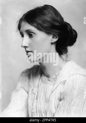 Virginia Woolf (January 25, 1882 – March 28, 1941), a British author and feminist, with her chignon. Circa 1902 Stock Photo