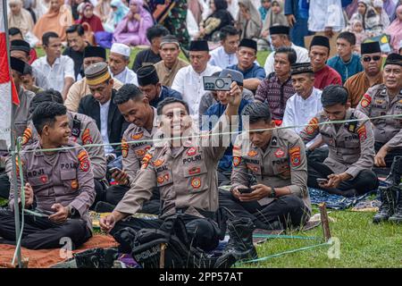 Kendari, Indonesia. 22nd Apr, 2023. Rows of female devotees gathered ...