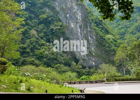 Green mountain gorge at the entrance of Taroko National Park in Hualien County, Xiulin Township, Taiwan Stock Photo