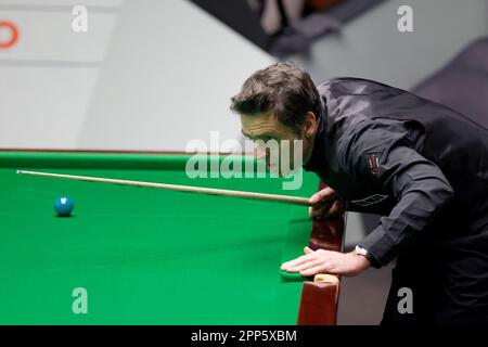 Ronnie O'Sullivan during day one of the Cazoo World Snooker Championship at  the Crucible Theatre, Sheffield. Picture date: Saturday April 15, 2023  Stock Photo - Alamy