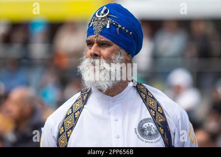 London, UK.  22 April 2023.  A member of the Baba Fateh Singh Gatka Academy, a group of traditional martial artists, takes part in the Vaisakhi festival in Trafalgar Square.  The event marks the Sikh New Year and is a celebration of Sikh and Punjabi culture. Credit: Stephen Chung / Alamy Live News Stock Photo