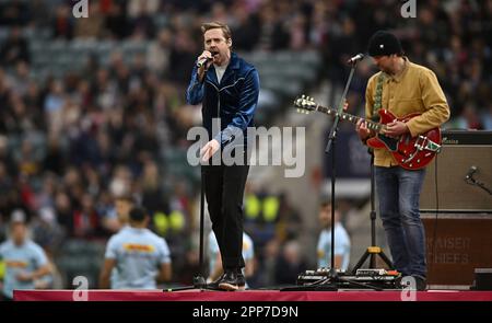 Twickenham, United Kingdom. 22nd Apr, 2023. Premiership Rugby. Harlequins V Bath. Twickenham Stadium. Twickenham. The Kaiser Chiefs. Ricky Wilson (left) and Andrew White (guitar) during the Harlequins V Bath Gallagher Premiership rugby match. Credit: Sport In Pictures/Alamy Live News Stock Photo