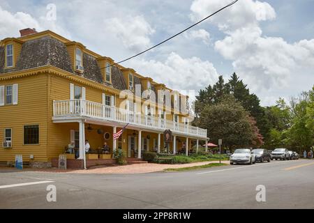 Street view of the Robert Morris Inn in Oxford, Maryland, believed to be the oldest inn in the USA. Stock Photo