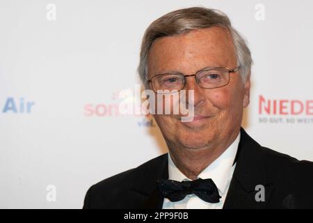 Calcar, Deutschland. 22nd Apr, 2023. Laudator Wolfgang BOSBACH, politician, CDU, The Golden Sun 2023, on April 22nd, 2023 in Wunderland Kalkar, Credit: dpa/Alamy Live News Stock Photo