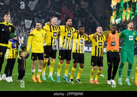 From left to right Nico SCHLOTTERBECK (DO), Raphael GUERREIRO (DO), Marco REUS (DO), Salih OEZCAN (Ozcan, DO), Youssoufa MOUKOKO (DO), Julian RYERSON (DO), Anthony MODESTE (DO), goalwart Gregor KOBEL (DO ) cheer after the end of the game in front of the Suedtribuene, soccer 1st Bundesliga, 29th matchday, Borussia Dortmund (DO) - Eintracht Frankfurt (F) 4: 0, on April 22nd, 2023 in Dortmund/Germany. Stock Photo