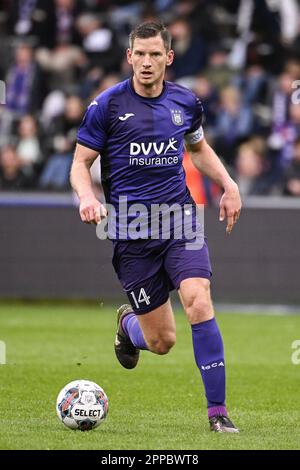 Brussels, Belgium. 23rd Apr, 2023. Anderlecht's Jan Vertonghen pictured in action during a soccer match between RSCA Anderlecht and KV Mechelen, Sunday 23 April 2023 in Anderlecht, Brussels, on day 34, the last day of the regular 2022-2023 competition in the 'Jupiler Pro League' first division of the Belgian championship. BELGA PHOTO LAURIE DIEFFEMBACQ Credit: Belga News Agency/Alamy Live News Stock Photo