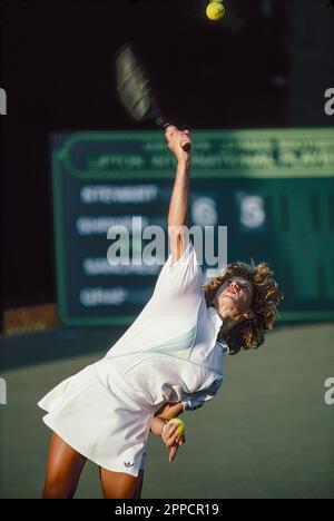 Steffi Graf (GER) competing at the 1986 Lipton International Players Championships Stock Photo