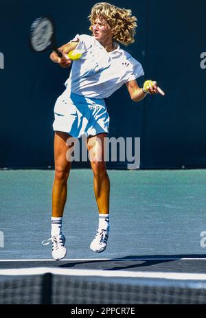 Steffi Graf (GER) competing at the 1986 Lipton International Players Championships Stock Photo