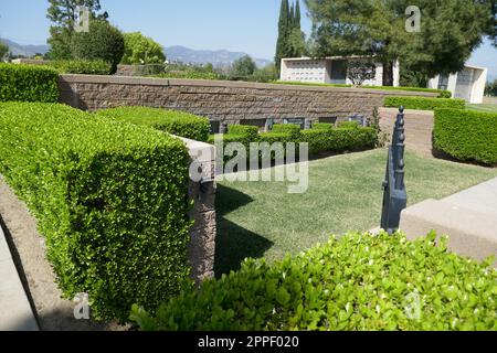 Mission Hills, California, USA 23rd April 2023 Actor James Caan Grave in Mount Jerusalum section at Eden Memorial Park on April 23, 2023 in Mission Hills, California, USA. Photo by Barry King/Alamy Stock Photo Stock Photo