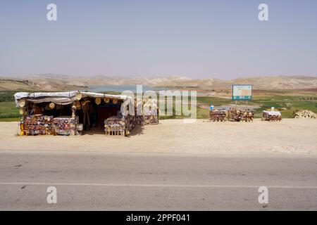 Roadside flea market, near Sidi Chahed Reservoir, Fes, morocco Stock