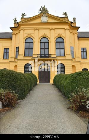 Schloss Eckartsau in NiederÃ¶sterreich - Eckartsau Castle in Lower Austria Stock Photo