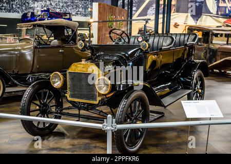 SINSHEIM, GERMANY - MAI 2022: black cabrio Ford Model T Speedster 1912 Stock Photo