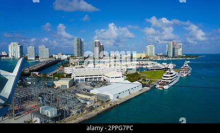 Aerial view of waterfront residential and office buildings Biscayne Bay on sunny cloudless morning in Miami, Florida. Stock Photo