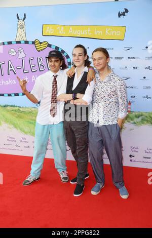 Jonas Maurice Spaeth,Robert Paul Eitelberg and Emil Janeba,premiere of Mein Lotta-Leben - Alles Tschaka mit Alpaka at Cinemaxx Dammtor,Hamburg,14.08.2022 Stock Photo