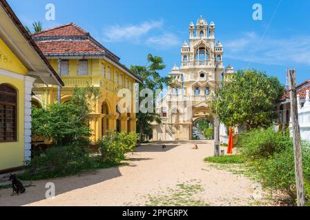 Large extraordinary gateway in the Buddhist monastery Sunandarama Maha Vihara in Sri Lanka Stock Photo