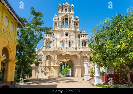 Large extraordinary gateway in the Buddhist monastery Sunandarama Maha Vihara in Sri Lanka Stock Photo