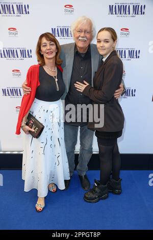Julia Laubrunn,Carlo von Tiedemann,Viktoria Tiedemann,premiere of the