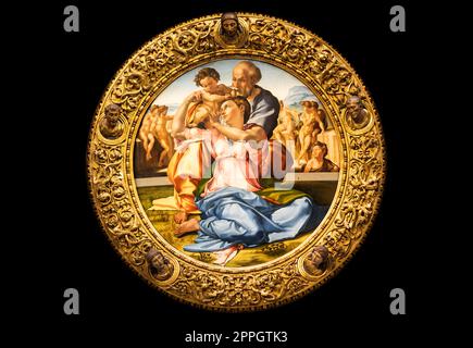 Florence, Italy: Holy Family with the Young St. John Baptist - named Doni Tondo - by Michelangelo Buonarroti, 1507 Stock Photo