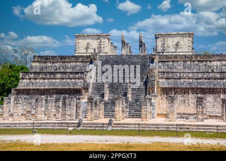 Temple of the Warriors in Chichen Itza, Quintana Roo, Mexico. Mayan ruins near Cancun Stock Photo