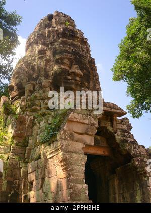Face tower on the eastern entrance of Banteay Kdei temple, in Angkor Wat city complex, Cambodia. Stock Photo
