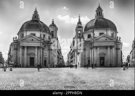 View of the twin churches, Piazza del Popolo, Rome, Italy Stock Photo