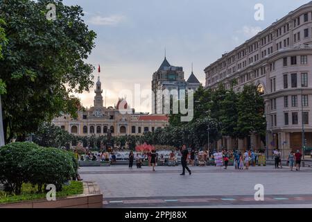 Tourists in front of Ho Chi Minh Statue Stock Photo