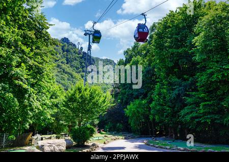 A view from Thale to the Hexentanzplatz in the Harz Mountains with the cable car Stock Photo