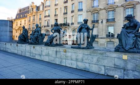 Sculpture near the entrance to D'Orsay Museum. D'Orsay - a museum on left bank of Seine, it is housed in former Gare d'Orsay. D'Orsay holds mainly French art dating from 1848 to 1915. Paris, France. Stock Photo