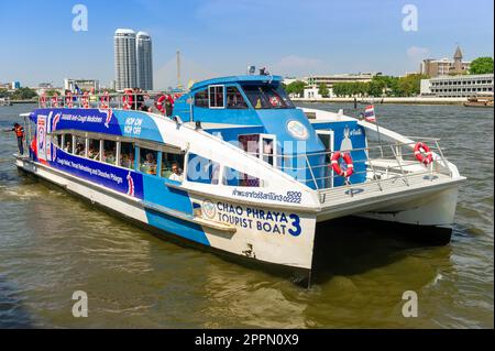 River boats on the Chao Phraya River, Bangkok, Thailand Stock Photo