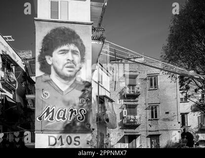 Grande entusiasmo e gioia allo stadio Maradona: dopo il successo del Napoli la città è in festa. Stock Photo