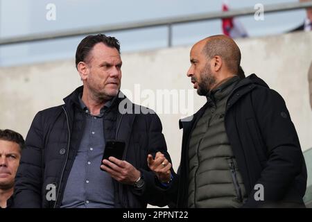 GENEVA - (lr) AZ Alkmaar general manager Robert Eenhoorn, AZ Alkmaar coach Pascal Jansen during the UEFA Youth League final match between AZ Alkmaar and Hajduk Split at Stade de Geneve on April 24, 2023 in Geneva, Switzerland. ANP ED VAN DE POL Stock Photo