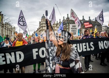 End Fossil fuels Now, Extinction Rebellion protest fighting for climate justice, Parliament Square, London, England, UK, 24/04/2023 Stock Photo