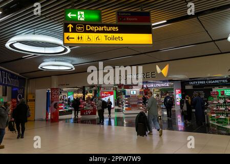 World Duty Free shopping area at Departures, South Terminal, London Gatwick airport, England, UK Stock Photo