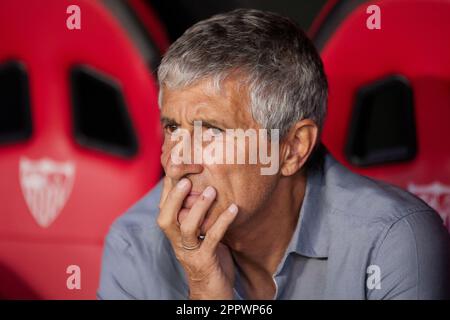 Seville, Spain. 23rd, April 2023. Head coach Quique Setien of Villarreal seen during the LaLiga Santander match between Sevilla FC and Villarreal at Estadio Ramon Sanchez Pizjuan in Seville. (Photo credit: Gonzales Photo - Jesus Ruiz Medina). Stock Photo