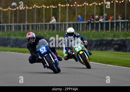 George Thomas, Harris Yamaha TZ350G, Gary Vines, Yamaha TZ250L, Hailwood Trophy featuring the Sheene Trophy, two 7 lap races over the weekend for two Stock Photo