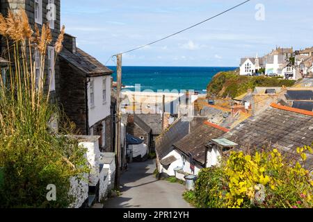 Church Hill, a narrow street leading to the harbour in the fishing village of Port Isaac, Cornwall, England, U.K. Stock Photo