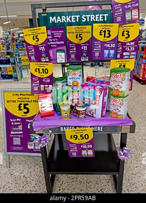 Discounter Grocers Uk supermarket, discounter, supermarkets, discounters Stock Photo - Alamy
