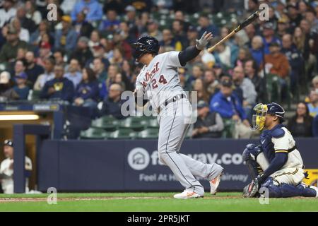 MILWAUKEE, WI - APRIL 25: Detroit Tigers right fielder Matt