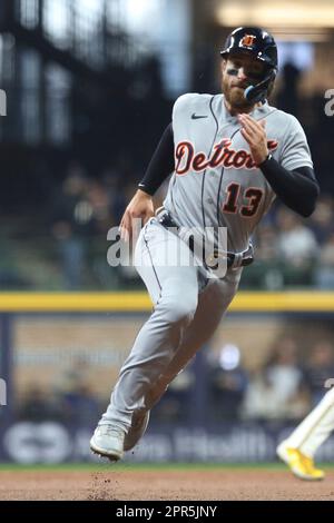 Detroit Tigers right fielder Matt Vierling digs for third during a