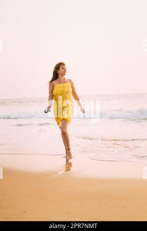 What To Wear In Goa: Cool Beach Outfits For Men And Women | Bewakoof