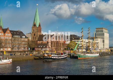 Bremen Blick auf die Innenstadt im Frühjahr Stock Photo