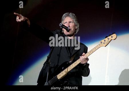 Milan Italy 2002-05-10 : Roger Waters during live concert at Forum Assago Stock Photo